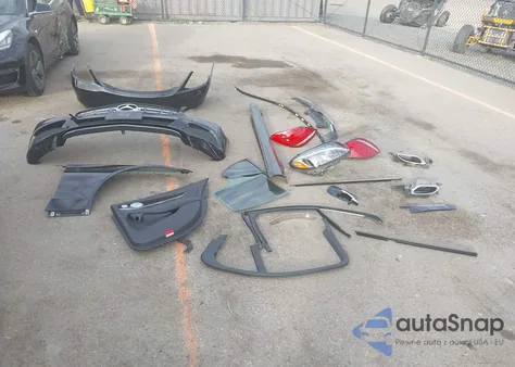 2015 Mercedes-Benz C 300 z USA, uszkodzony, nr VIN 55SWF4JB5FU074930